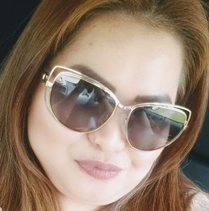 Meet your Posher, Eliza jenjen